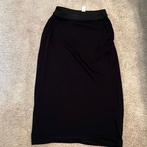 black midi pencil skirt, worn once, elastic band, great condition, size XS